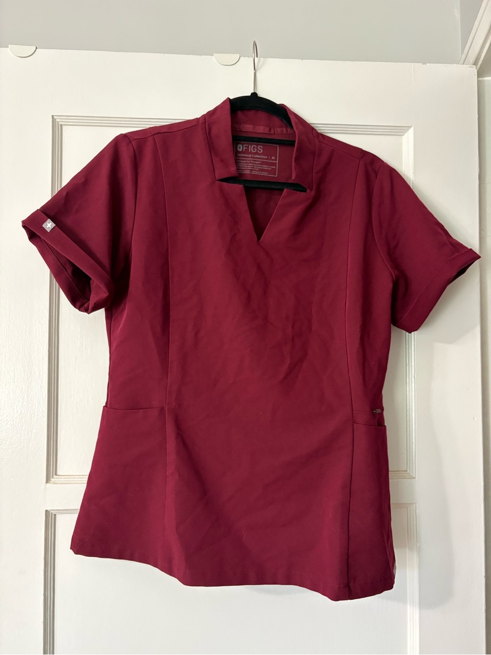 FIGS Women's Short-Sleeve V-Neck Tunic in Burgundy
